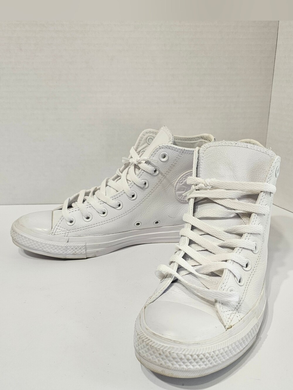 Unisex Women's 9 Men's 7 Converse Leather High Tops